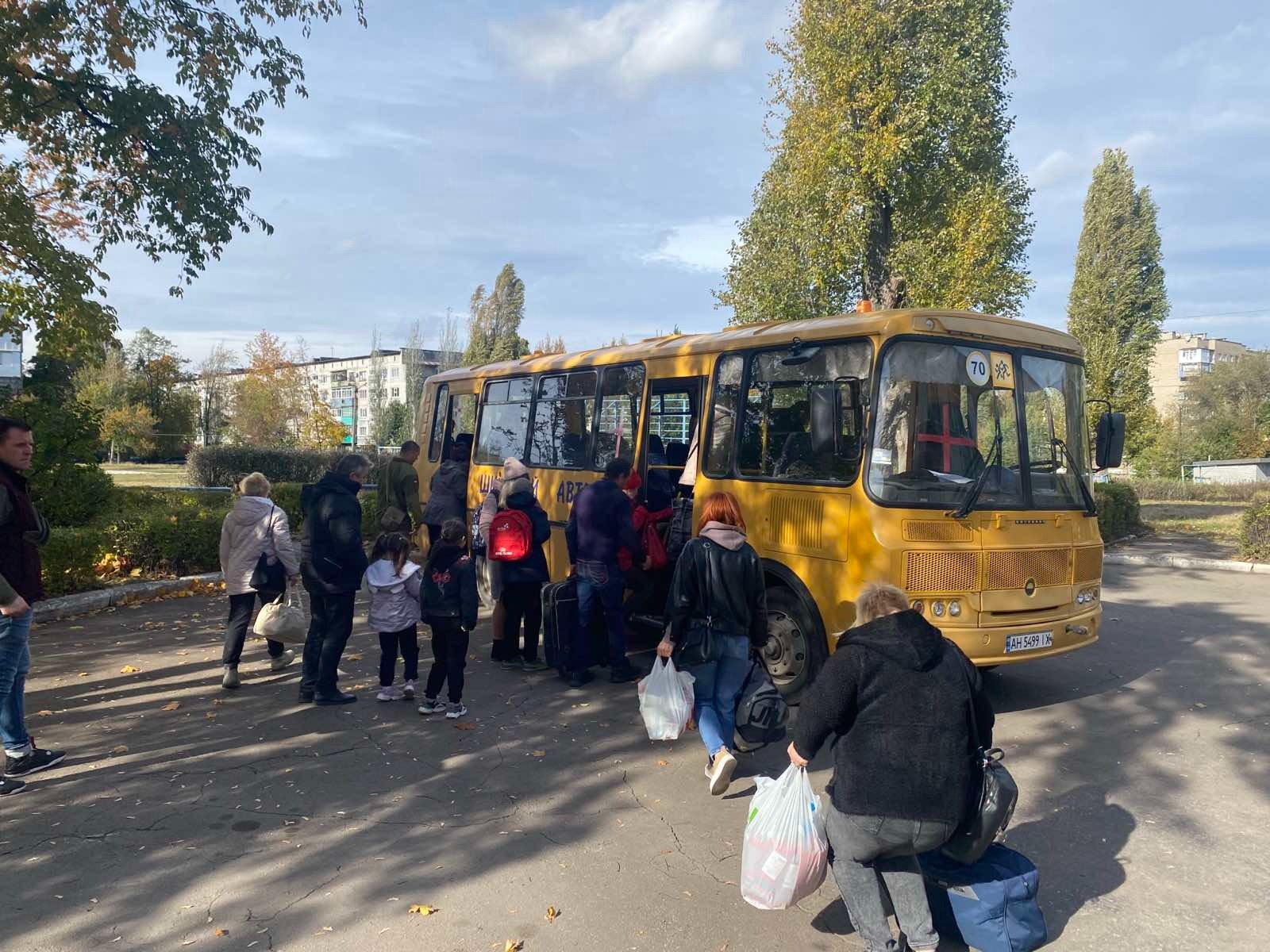 З Донеччини евакуювали ще 20 дітей
