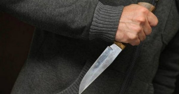 У Львові пенсіонер вдарив чоловіка ножем у груди та живіт: зловмисника затримали