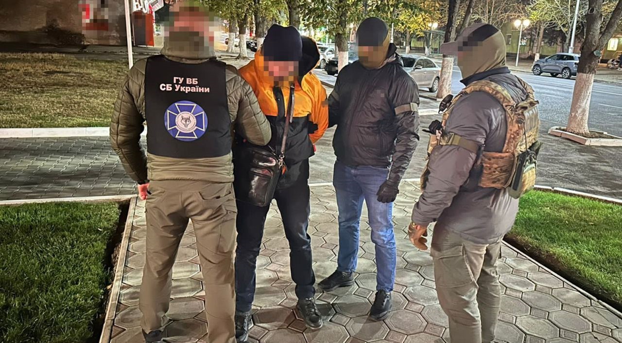 Переправляв ухилянтів до ЄС під виглядом виїзду на "закордонну роботу": СБУ затримала в Одесі директора кадрової агенції