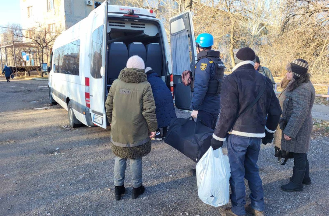 З Донеччини евакуювали ще вісьмох дітей