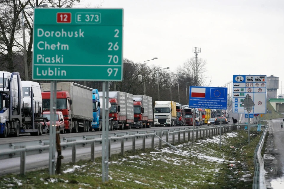 Польські перевізники оголосили нову акцію протесту на кордоні з Україною