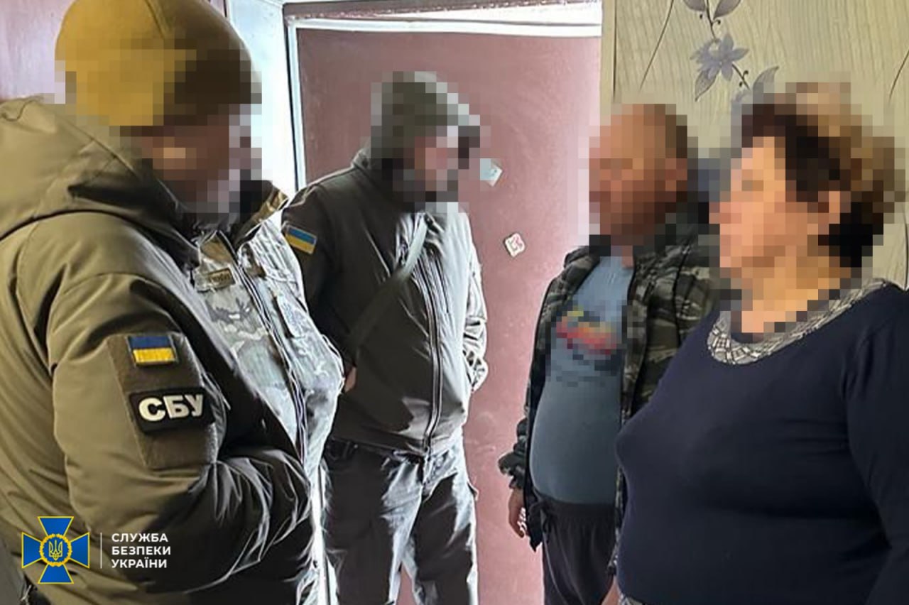 Директорка ліцею під час окупації Харківщини роздавала російські підручники
