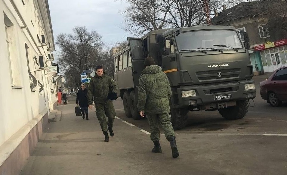 У Джанкой прибула нова група російських солдатів – партизани