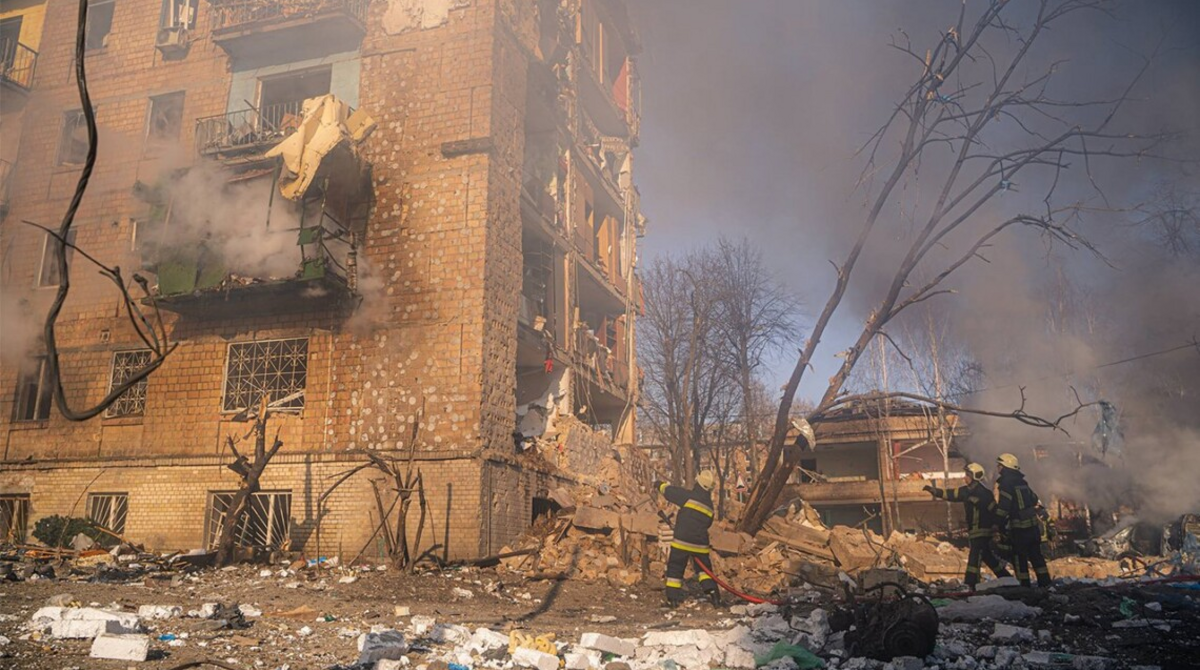 Через російські обстріли у січні в Україні загинули або були поранені сотні цивільних