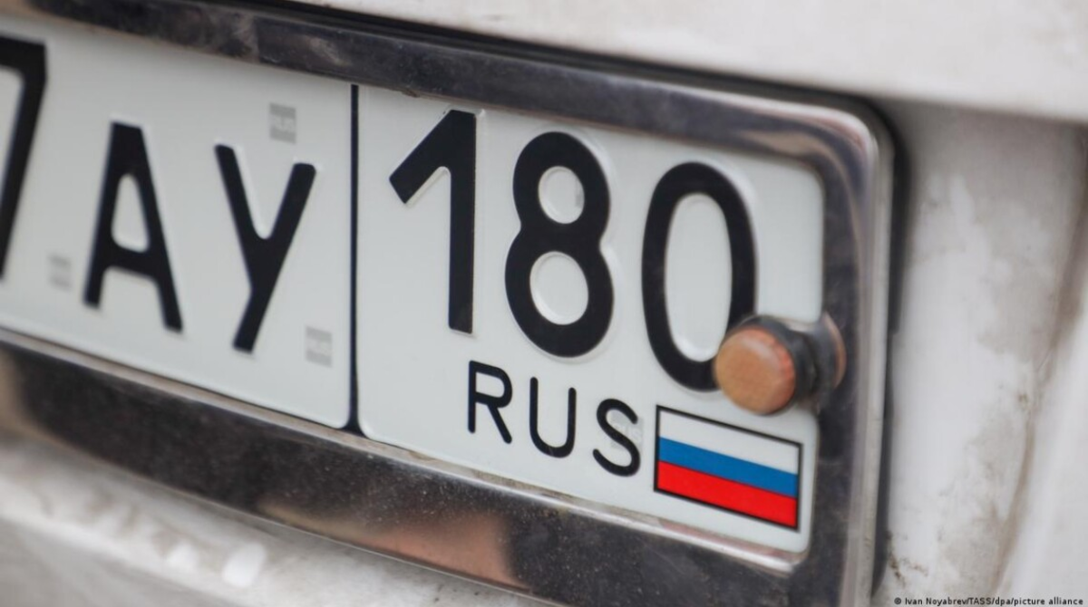 У Фінляндії зобов'язали власників вивезти з країни авто з російськими номерами до 16 березня