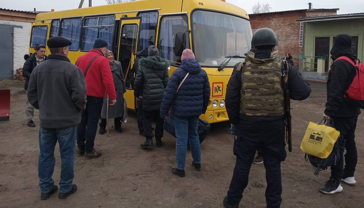 З Великописарівської громади на Сумщині евакуювали майже 200 людей