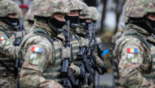У Румунії планують дозволити військовим захищати своїх громадян за межами країни