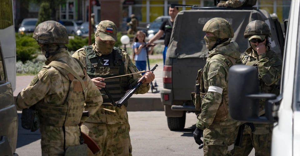 Росіяни створили на ТОТ орган контролю пропаганди у школах ‒ ЦНС