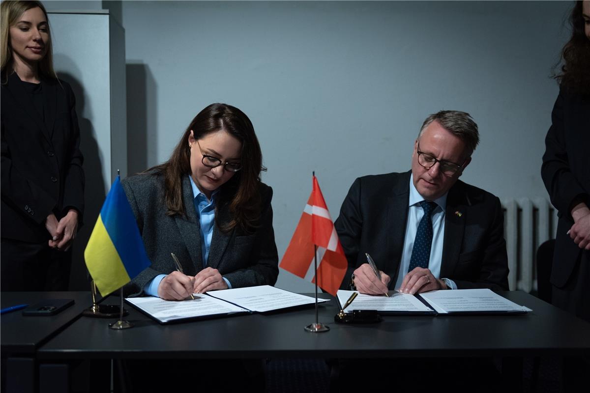 Данія виділить €420 мільйонів на відновлювальну енергетику та відбудову України