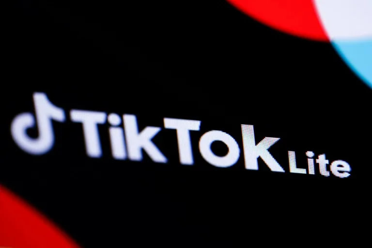 ЄС почав розслідування проти застосунку TikTok Lite