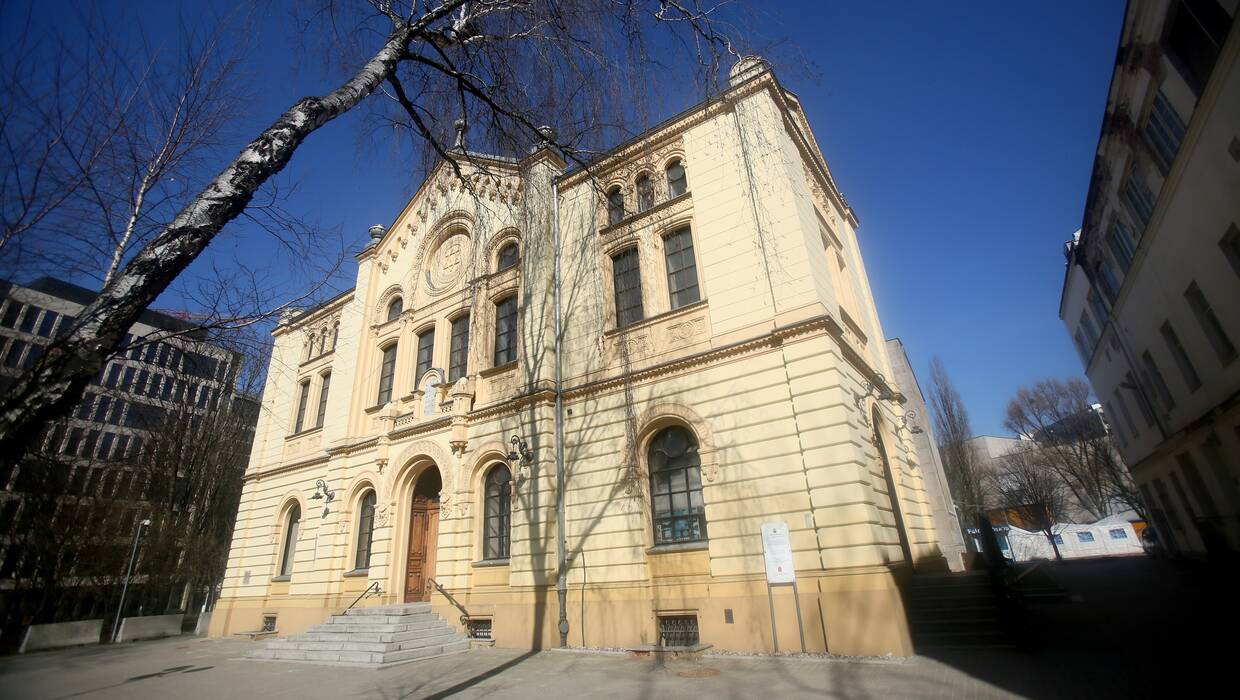 У Варшаві невідомі намагались підпалити синагогу "коктейлями Молотова"