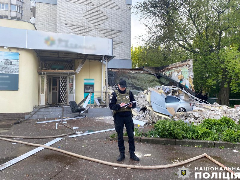В центрі Чернігова стався вибух в приміщенні банку