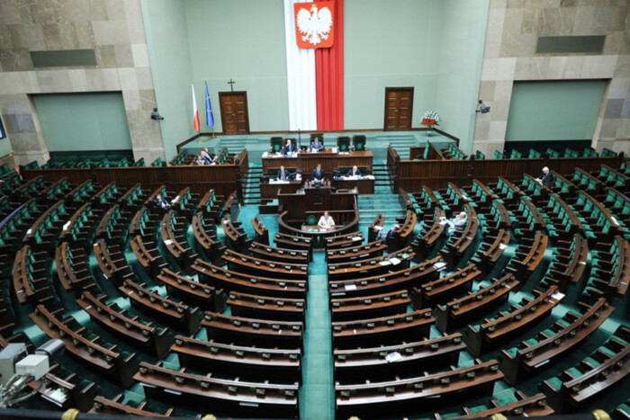 У залі засідання уряду Польщі виявили прослушку