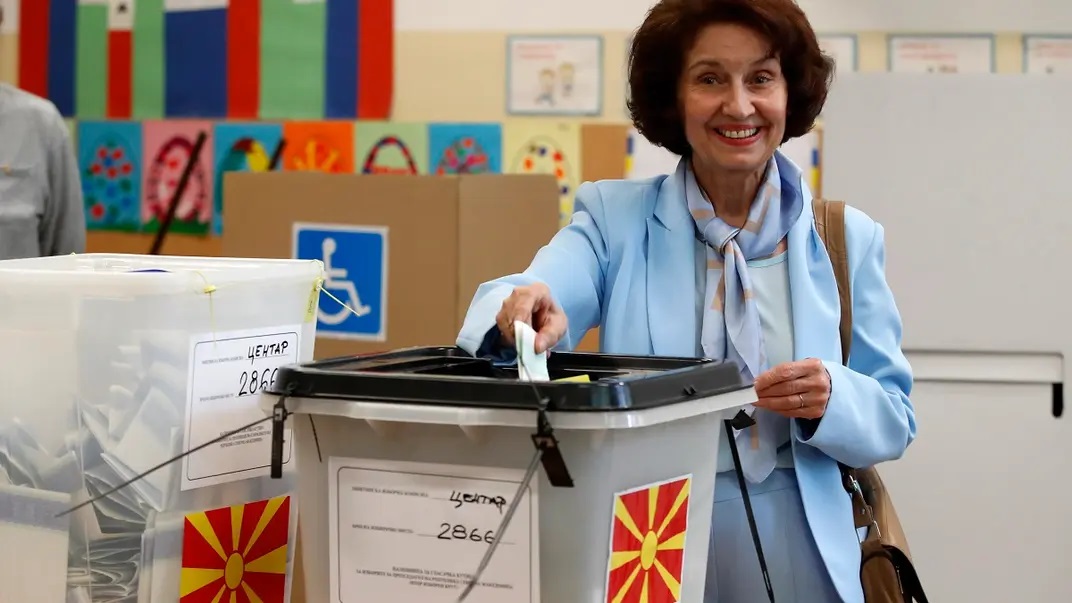 Північна Македонія обрала першу жінку-президента