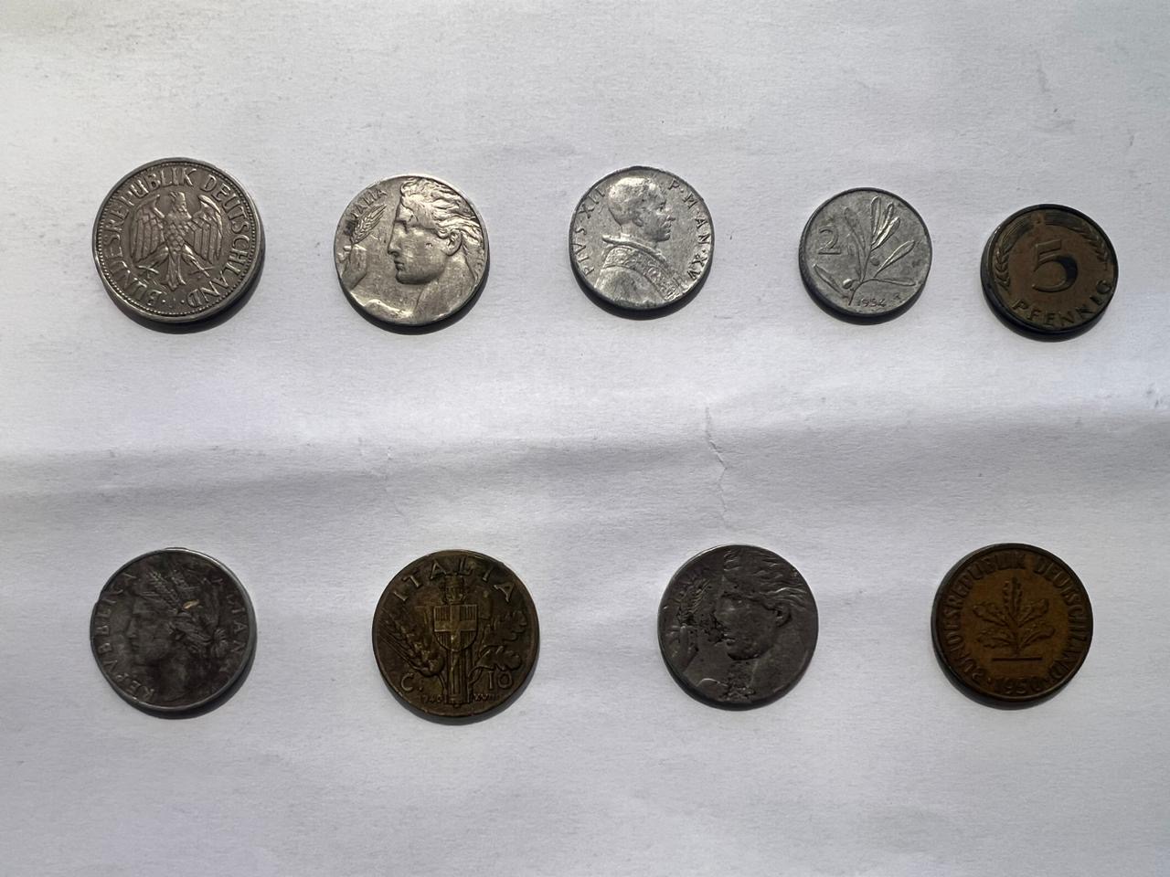 На Волині чоловік намагався вивезти з України колекцію монет, карбованих у середині минулого століття