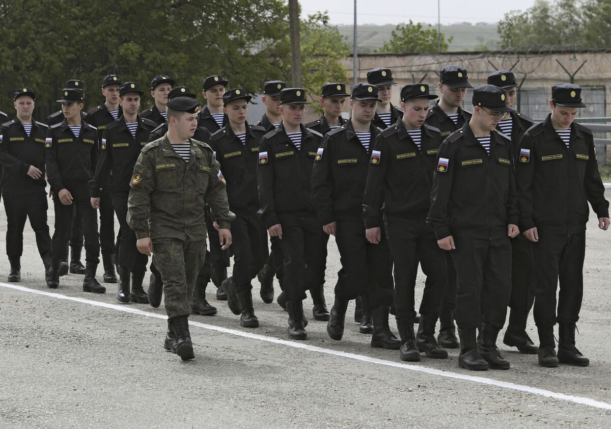 Росія змушує мігрантів та іноземних студентів воювати проти України - Bloomberg