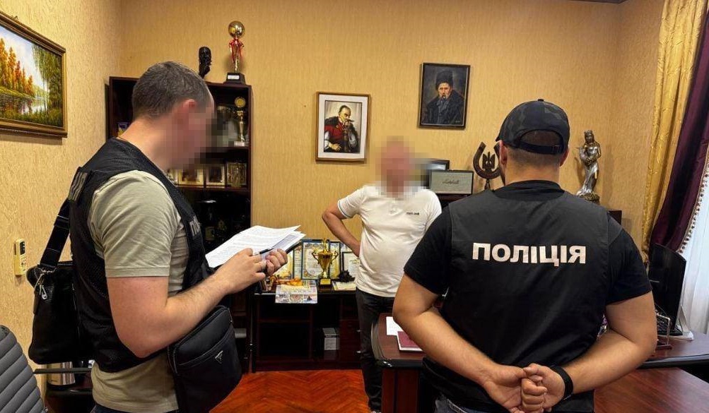 На Одещині трьох посадовців викрито на корупції