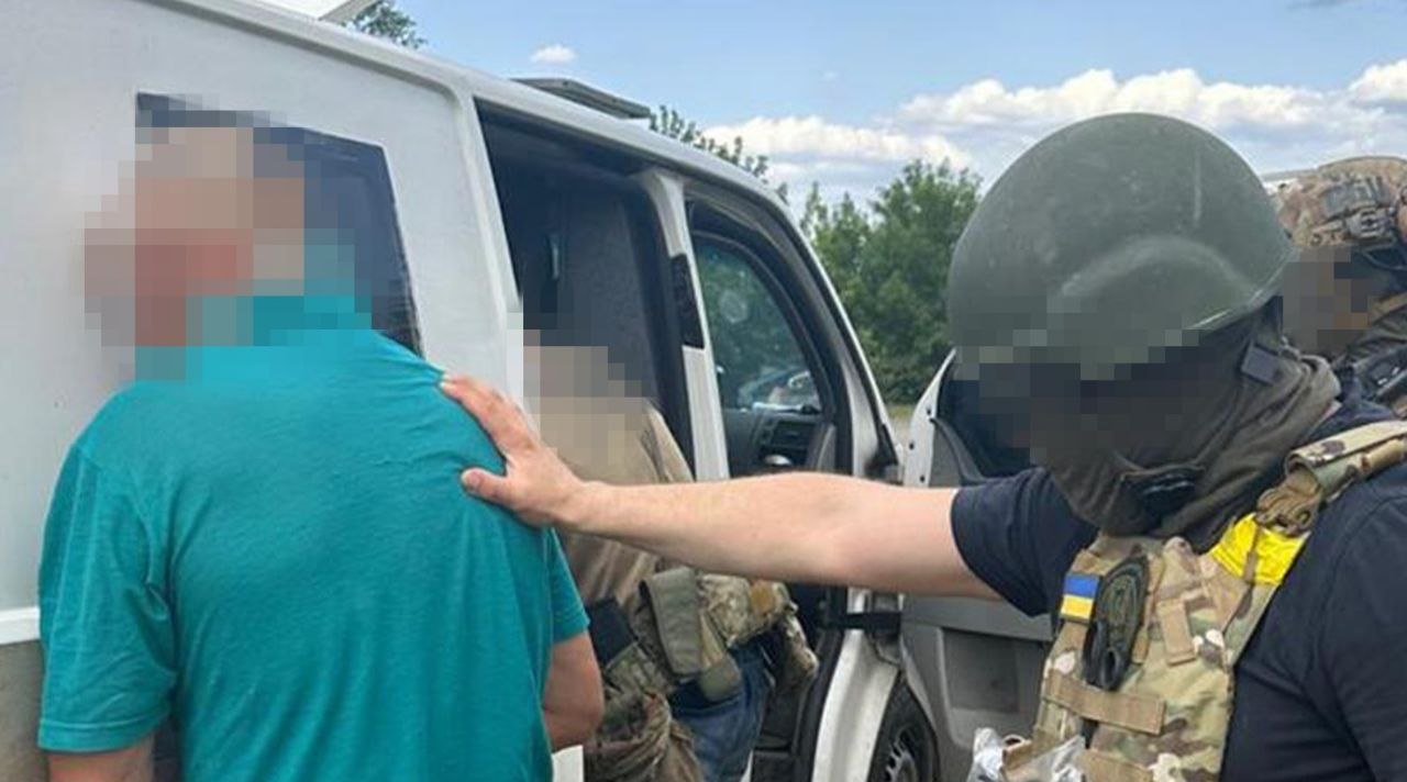 Готував для рашистів "наступальний" плацдарм на Дніпропетровщині: СБУ затримала зрадника