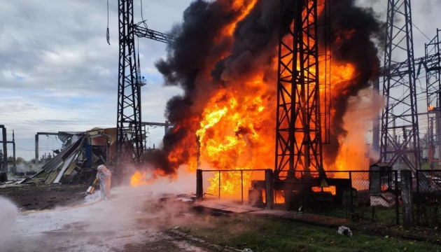 Внаслідок нічних обстрілів постраждало семеро енергетиків