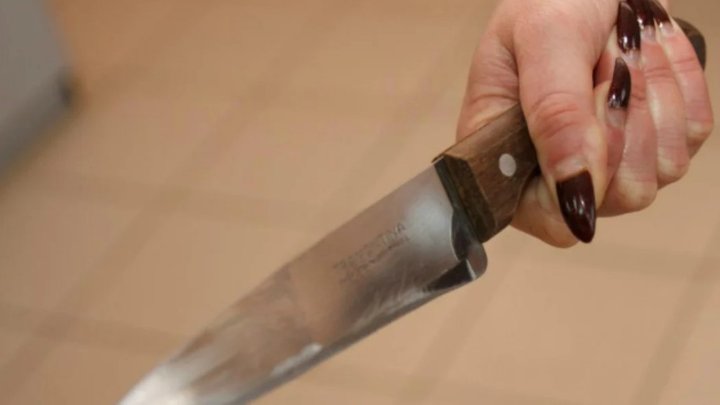На Хмельниччині засудили до 9 років жінку, яка кухонним ножем вбила чоловіка