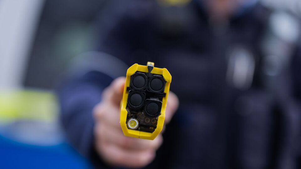 В Україні розширили перелік підстав для застосування поліцією електрошокерів