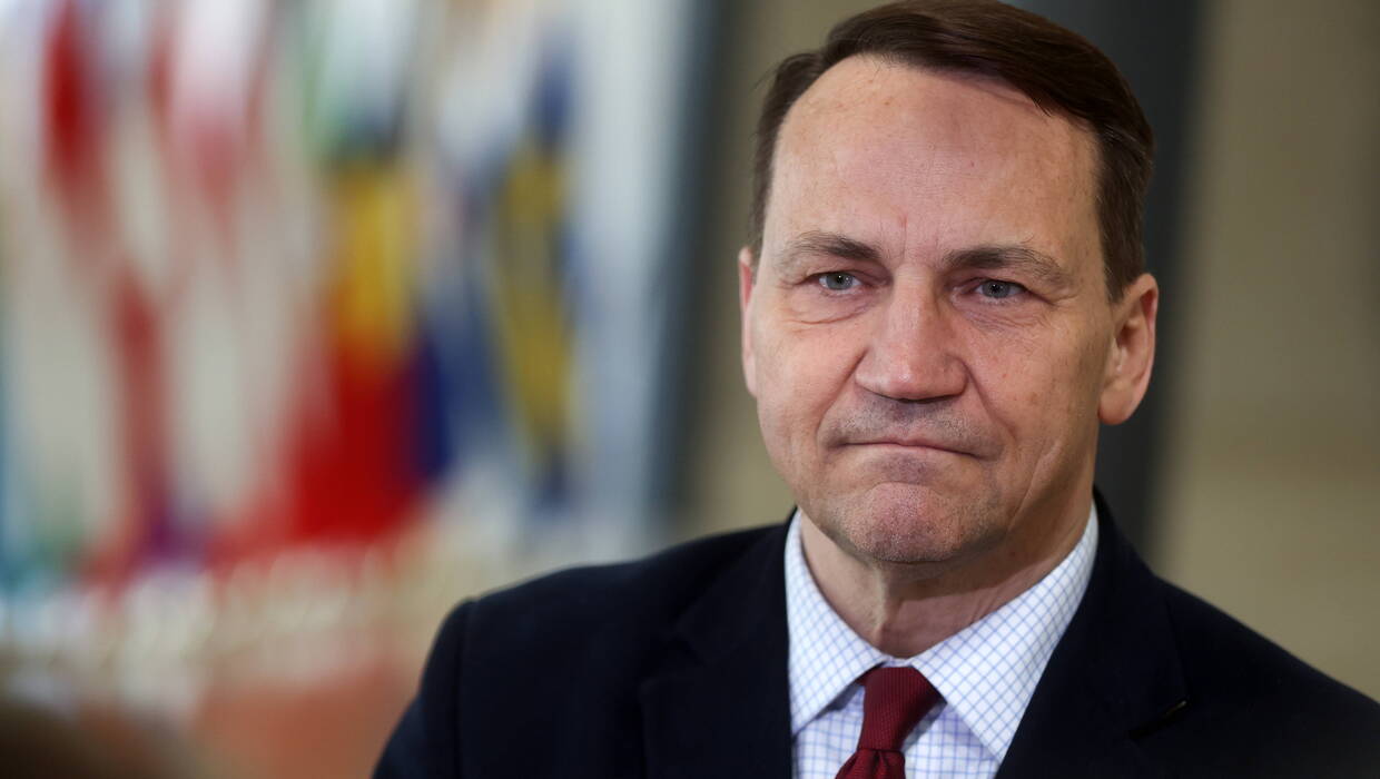 Голова МЗС Польщі просив ЄС зняти обмеження на українські удари по рф