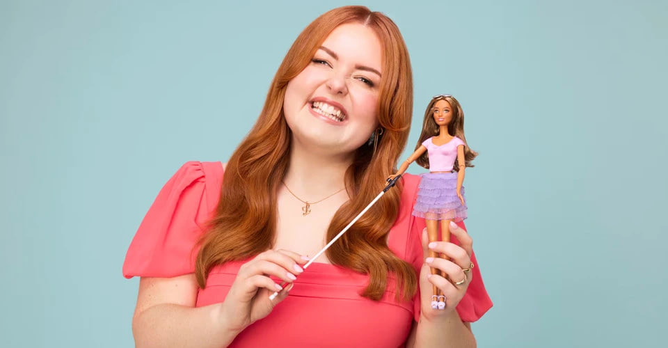 Компанія Mattel випускає першу Барбі з порушенням зору