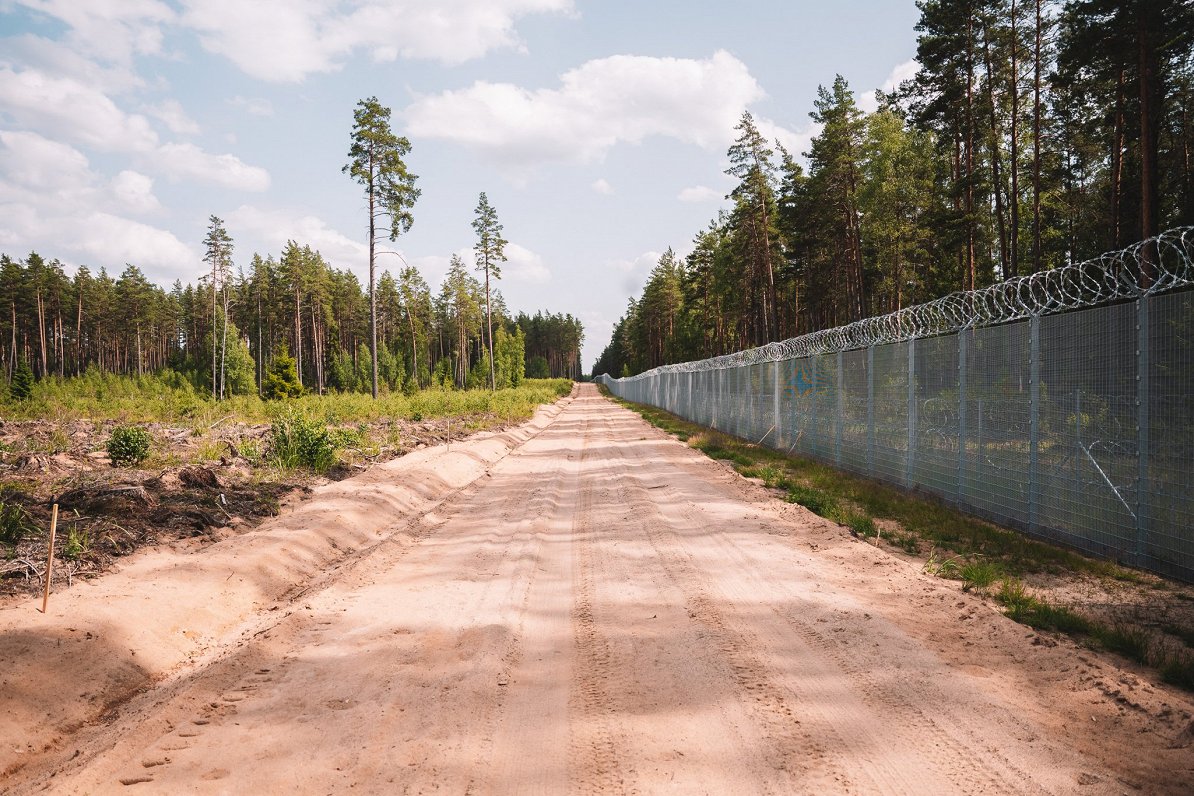 Латвія завершила будівництво паркану на кордоні із Білоруссю