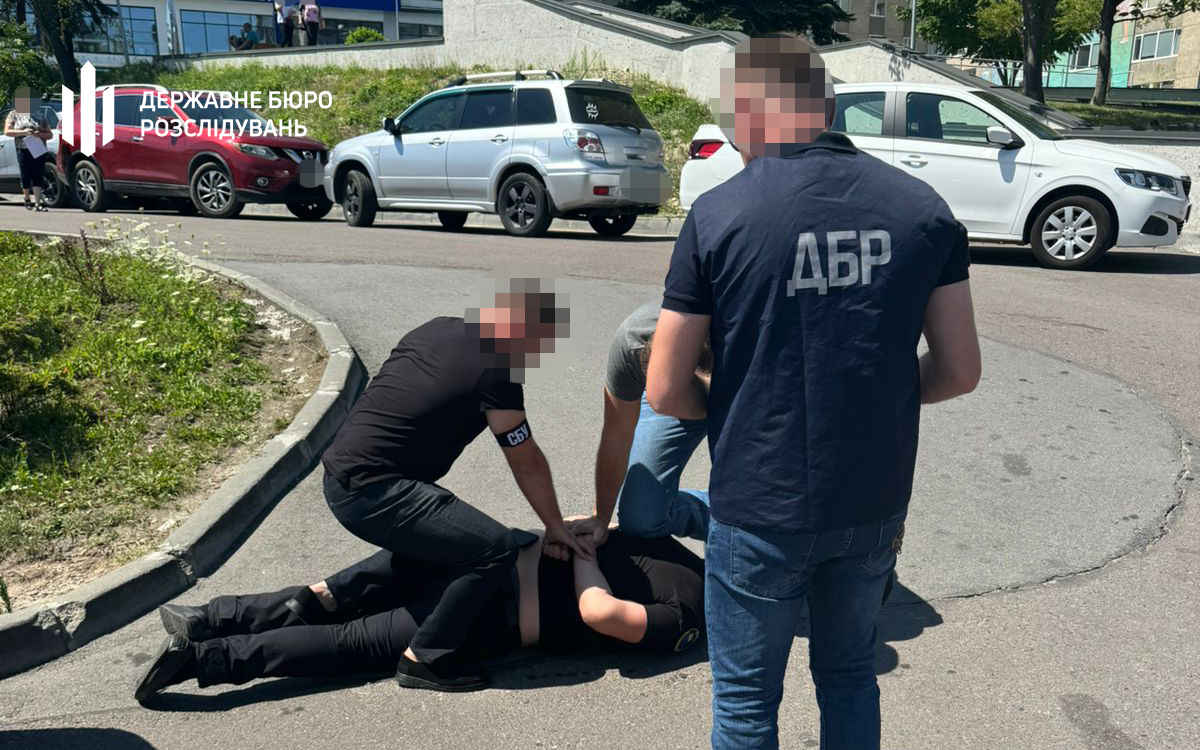 На Львівщині ДБР затримало чиновника Укртрансбезпеки, який брав хабарі