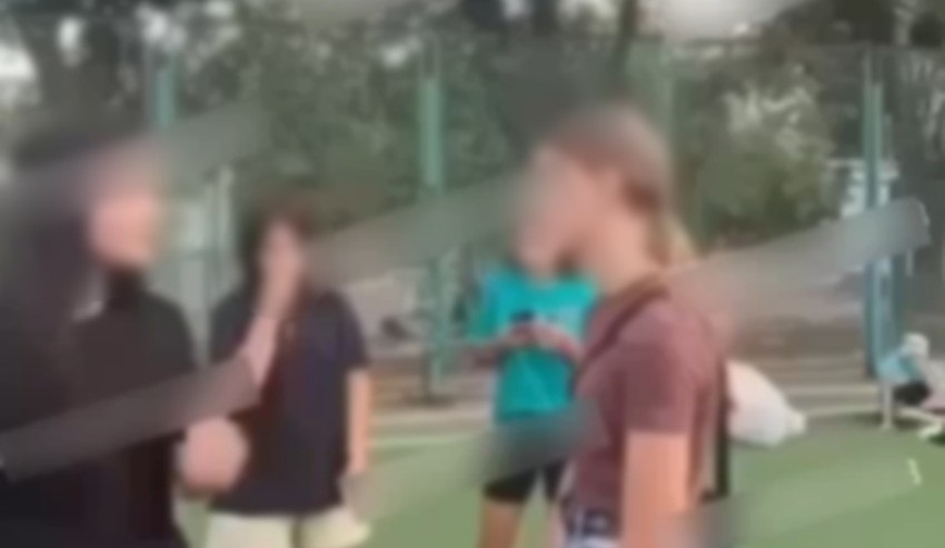 У Києві підлітки побили 12-річну дівчинку на футбольному полі