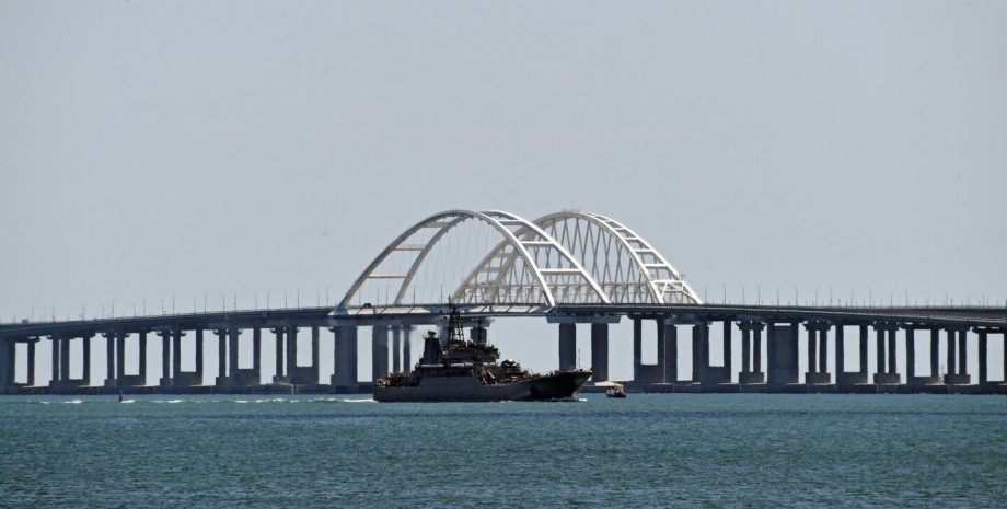 Сезон штормів може «скоригувати» споруду біля Кримського мосту - Плетенчук