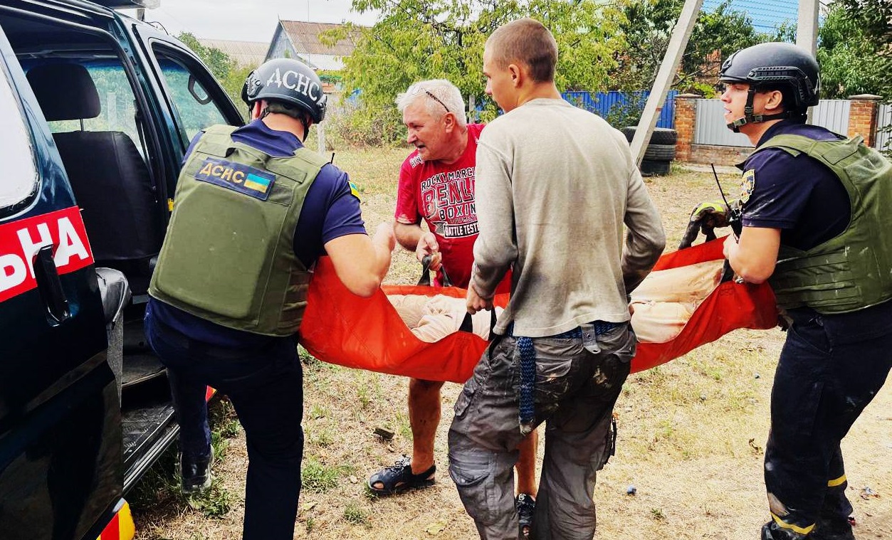 Під час обстрілу на Дніпропетровщині загинула 16-річна дівчинка