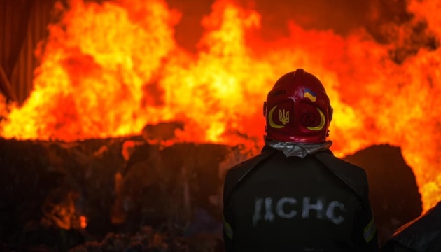 На Харківщині під час гасіння пожежі, спричиненої обстрілом, загинув чоловік