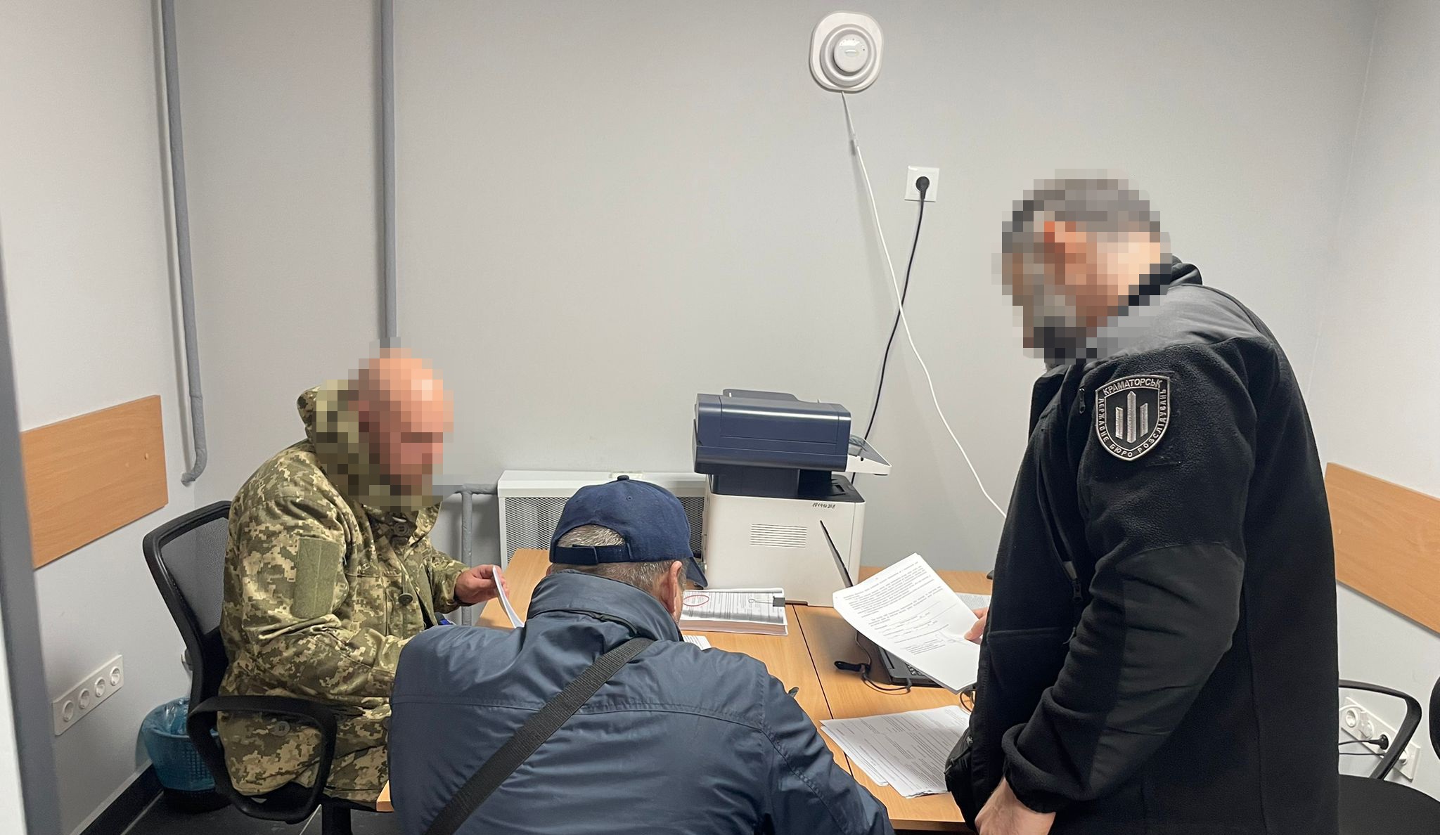 Полковник медслужби допоміг дружині отримати майже мільйон «бойових» виплат