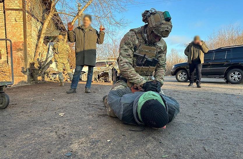 Намагався підірвати наряд поліції: затримано чоловіка, який співпрацював з ворожими спецслужбами