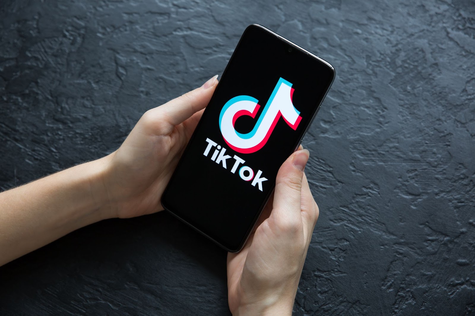 Заборона TikTok у США: Трамп зустрівся з гендиректором платформи