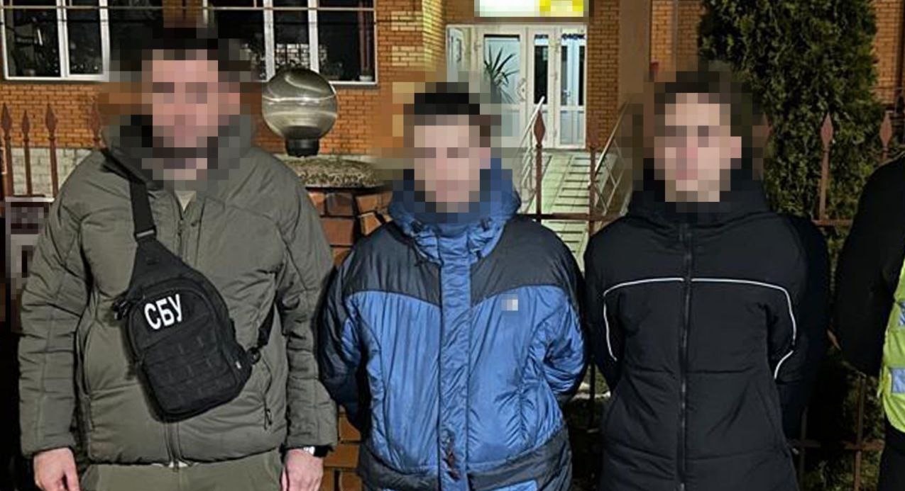 СБУ та Нацполіція затримали чотирьох підпалювачів, які діяли на замовлення рф у Києві та Харкові