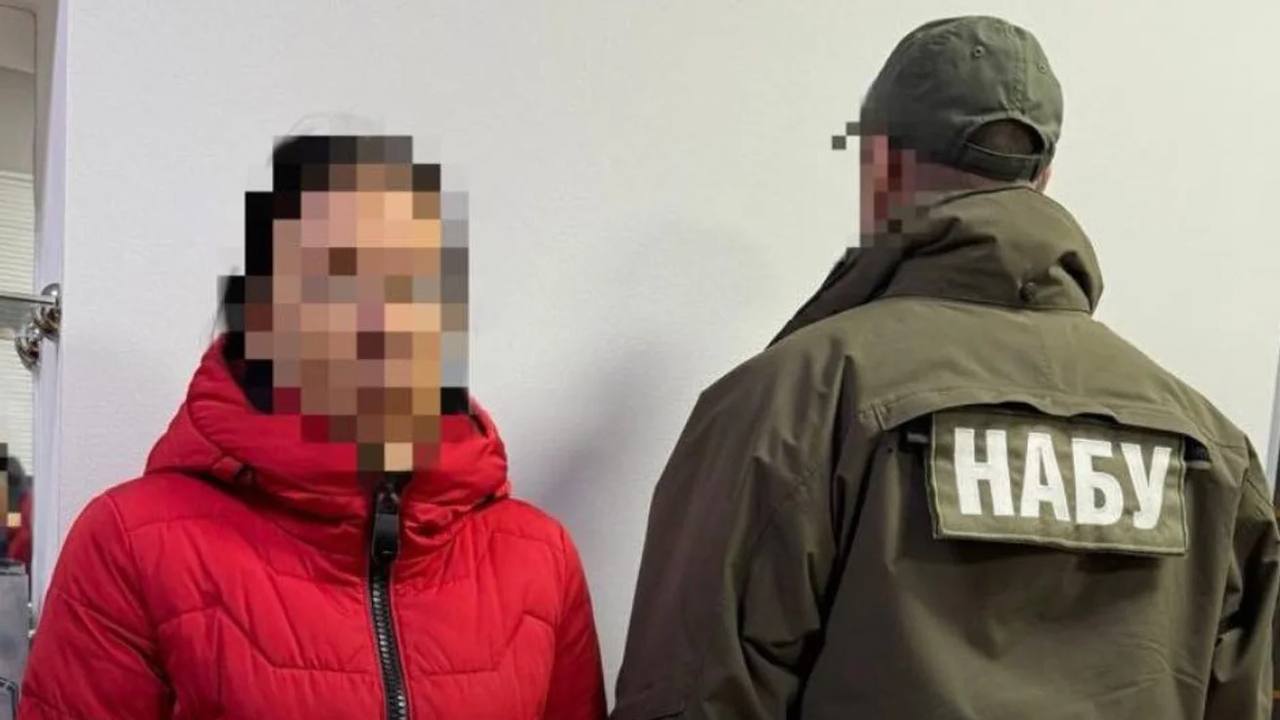 Болгарія видала Україні підозрювану у справі про шахрайство з трансформаторами для «Укрзалізниці»