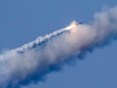 Росіяни атакують Херсон: є постраждалі, серед них діти