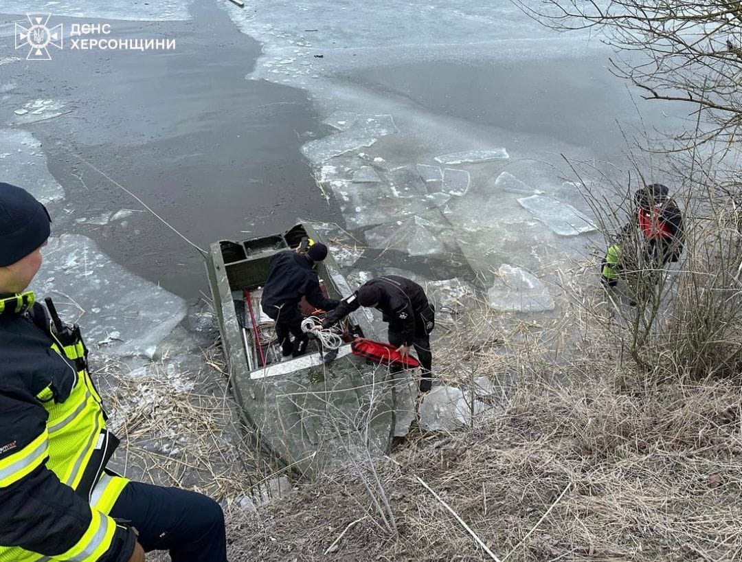 На Херсонщині знайшли тіла двох дітей, які провалилися під лід