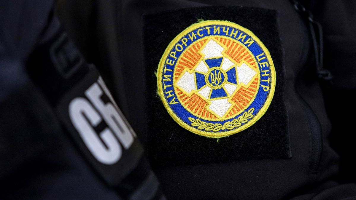 На Одещині затримали групу підлітків, які підпалювали авто ЗСУ на замовлення РФ