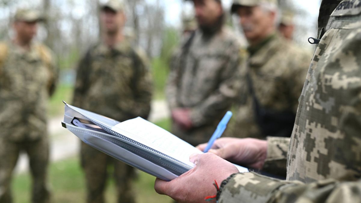 На Сумщині чоловік напав на представника ТЦК та поліцейського