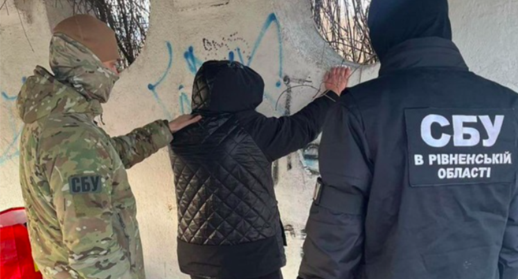 Затримали російську агентку, яка планувала теракт біля Рівненського ТЦК