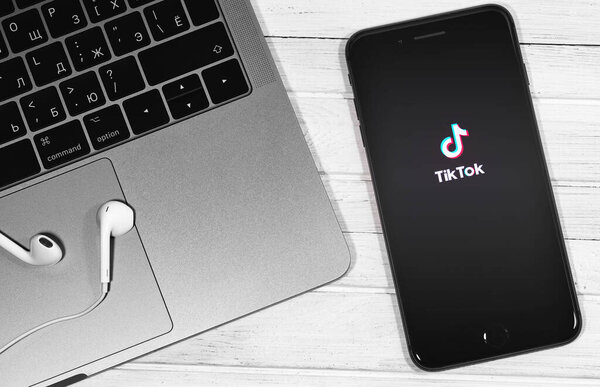 ЄС оштрафував TikTok за передачу даних до Китаю
