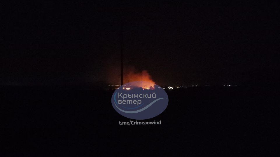 Росіяни повідомляють про масову атаку безпілотників у Криму та кількох регіонах РФ