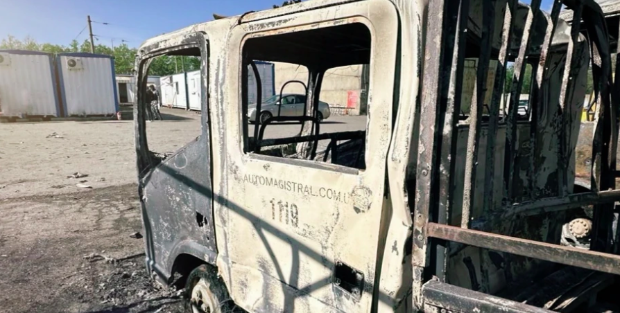 На Дніпропетровщині обстріляли підприємство з ремонту доріг: є поранені