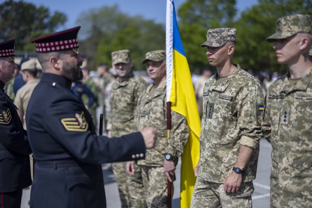 Українські військові візьмуть участь у британській ході до Дня перемоги
