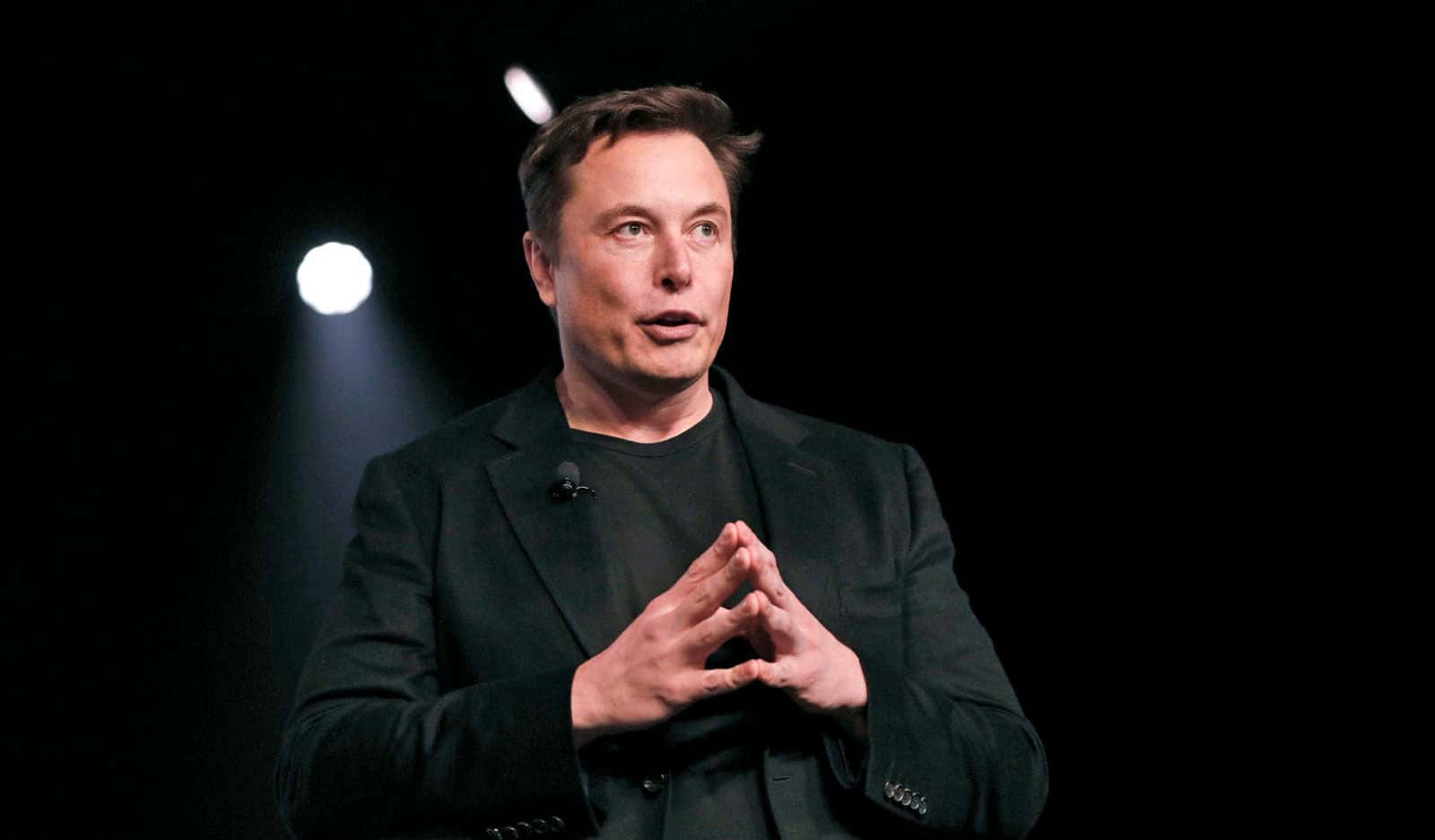 Голова ради директорів Tesla активно позбувається акцій компанії на тлі проблем автовиробника