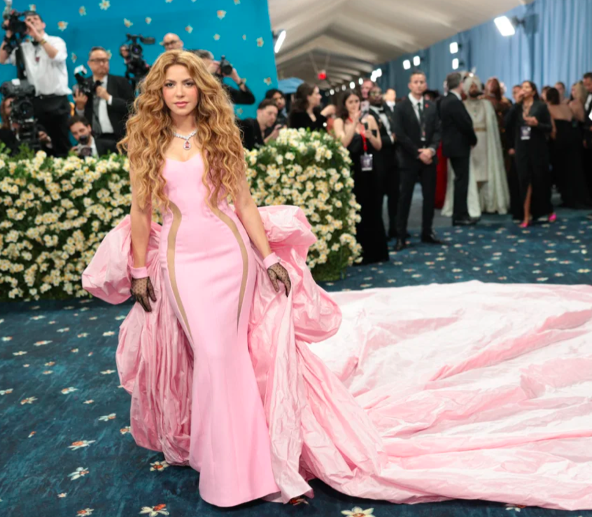 Шакіра прийшла на Met Gala, повністю проігнорувавши тематику заходу