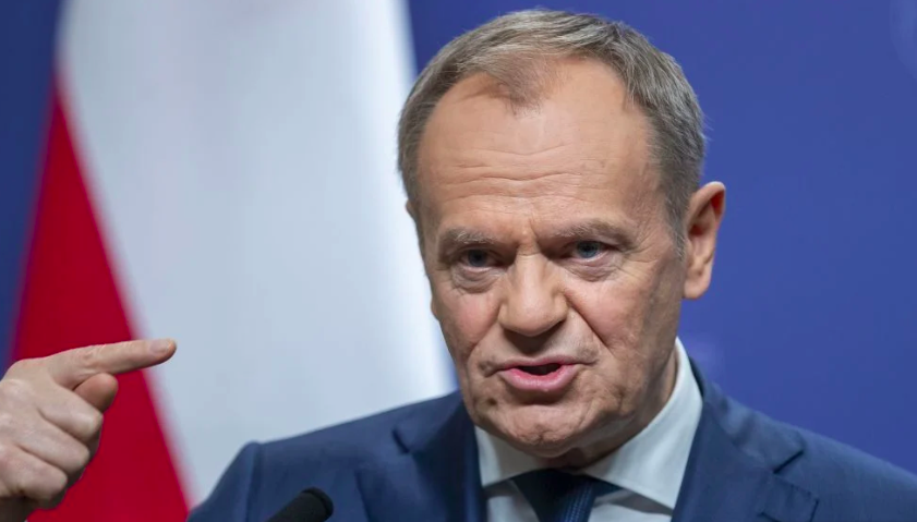 Прем'єр Туск назвав ганебною присутність європейських лідерів на параді в Москві 9 травня